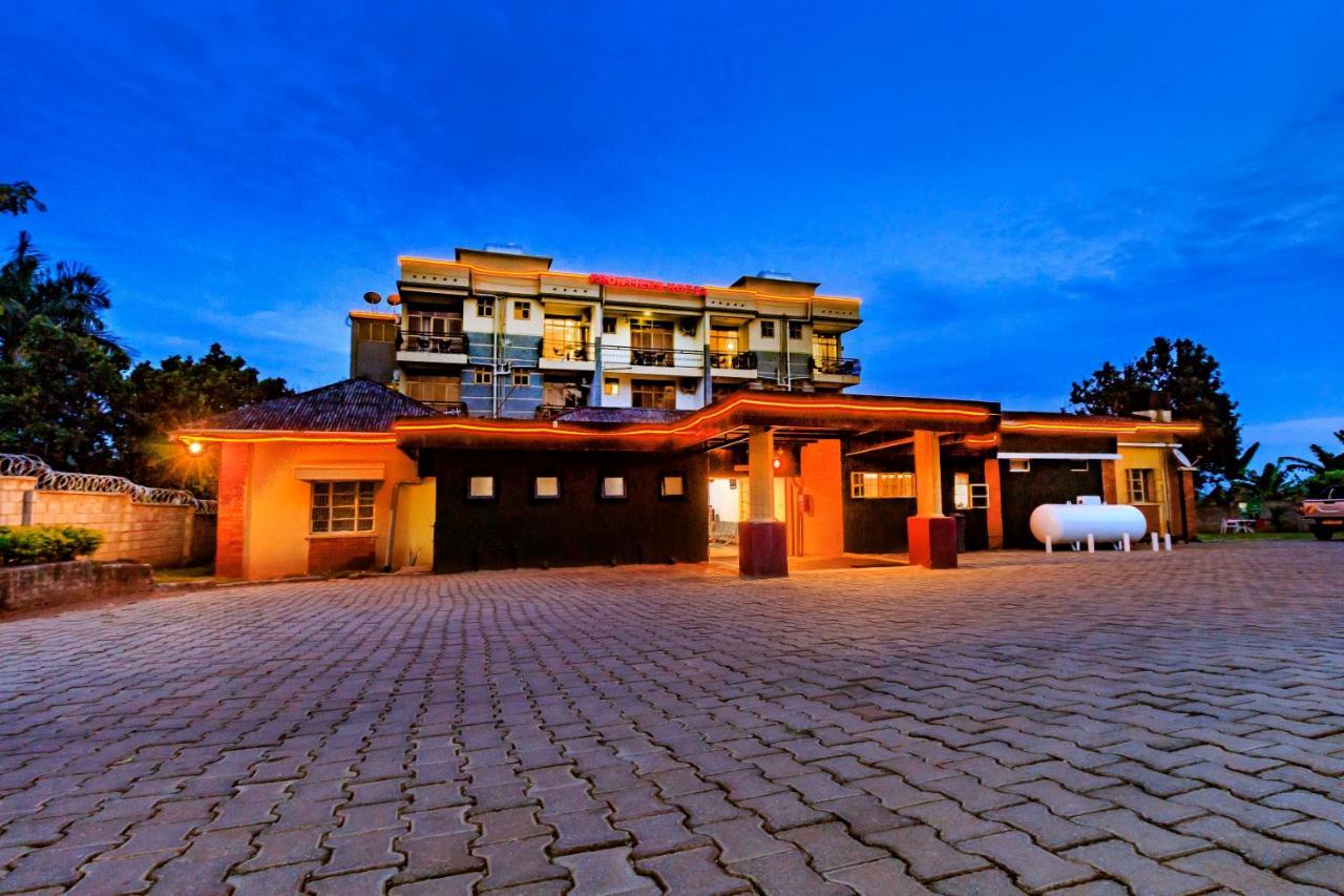 Frontiers 3* Entebbe